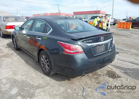 2015 Nissan Altima 2.5 S z USA, uszkodzony, nr VIN 1N4AL3AP3FC472893